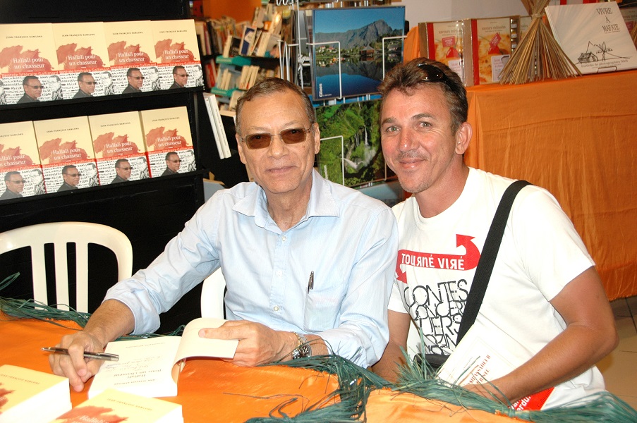 Débat-dédicace à la libairie Autrement à Saint-Pierre