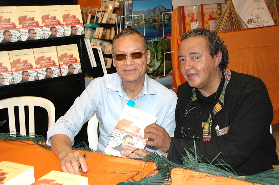 Débat-dédicace à la libairie Autrement à Saint-Pierre