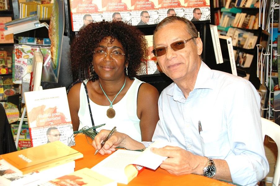Débat-dédicace à la libairie Autrement à Saint-Pierre