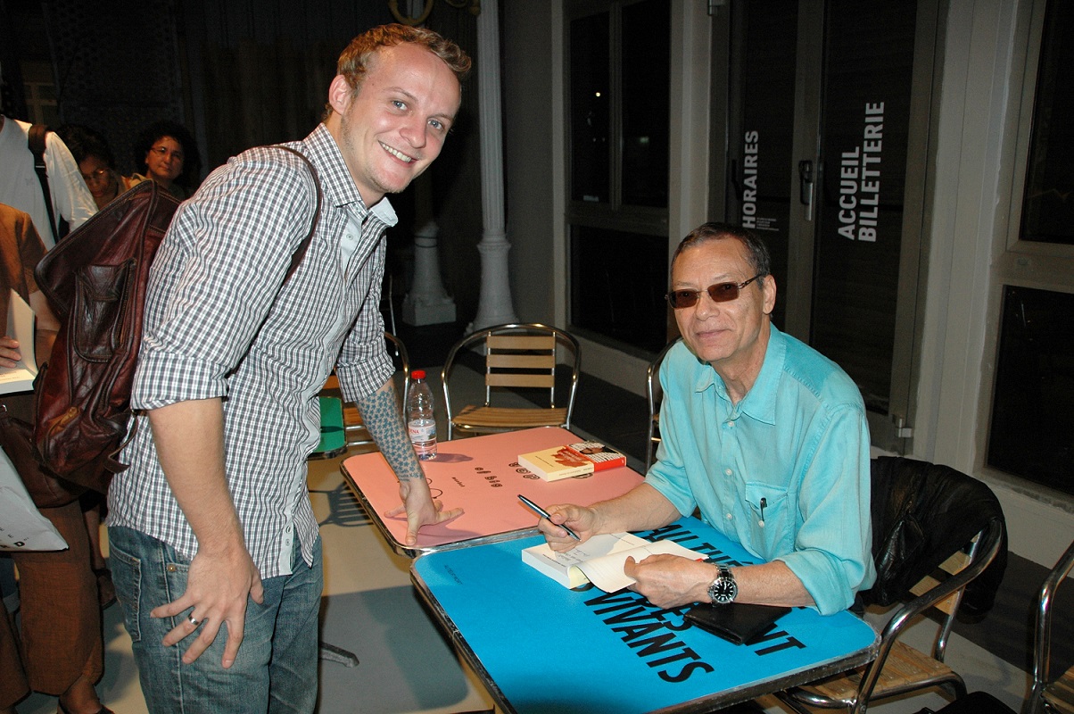 UN MONDE FOU DANS UNE AMBIANCE JOYEUSE