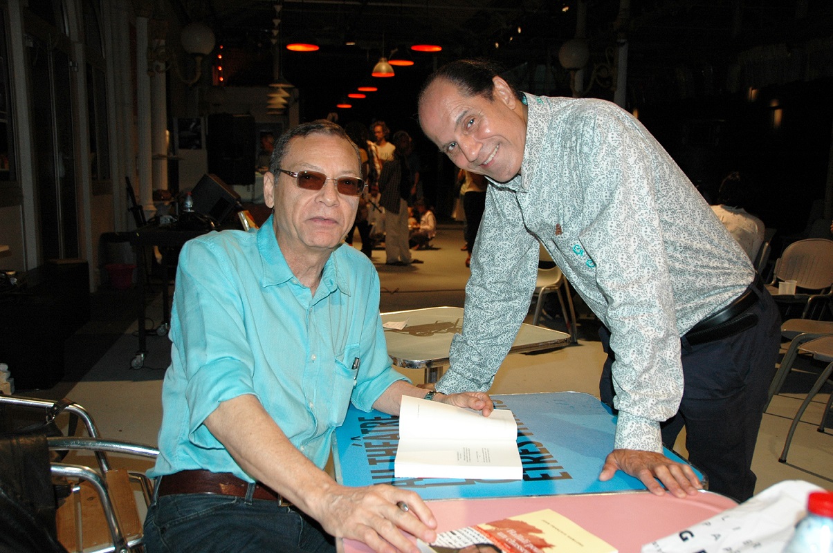 UN MONDE FOU DANS UNE AMBIANCE JOYEUSE